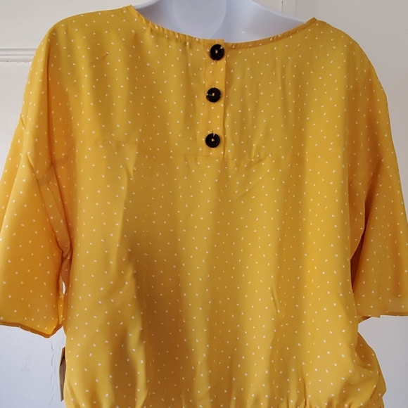 Tops - Picture 5 of 7